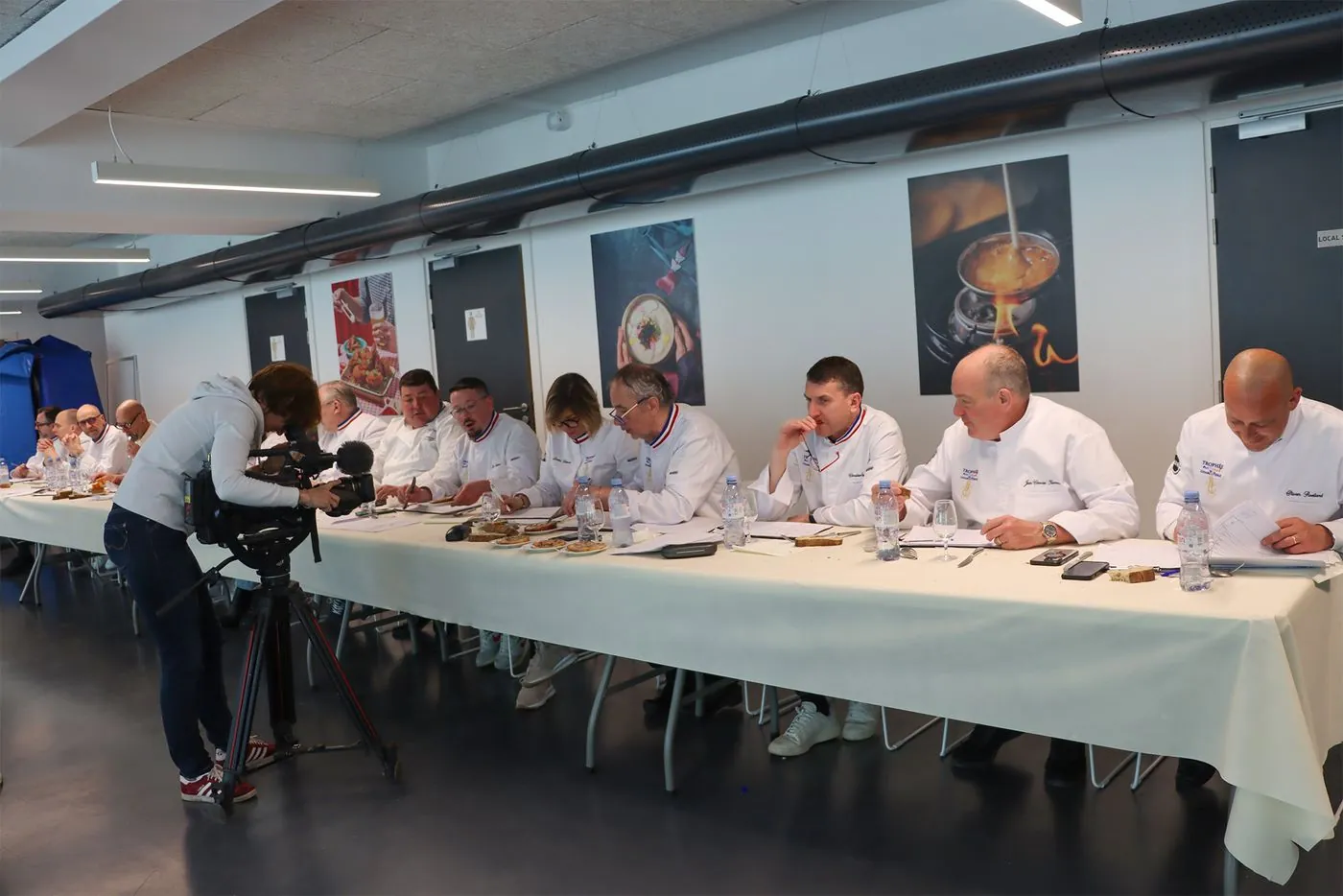 Le jury en pleine délibération lors du Trophée 2025